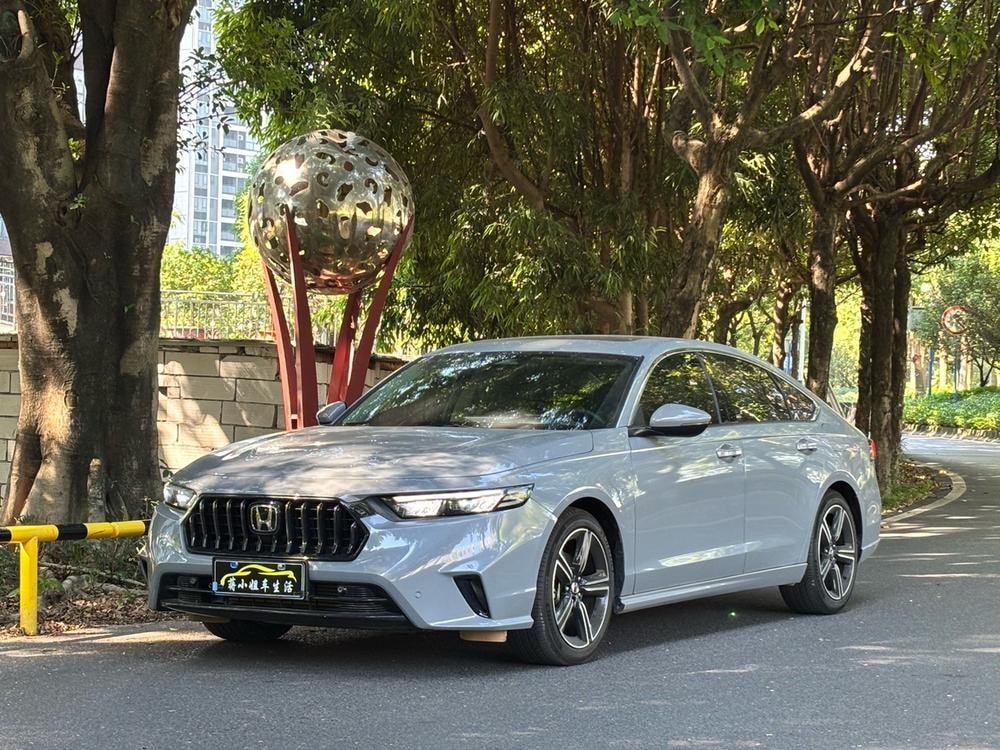 Honda Inspire 2023 — фото автомобиля 1