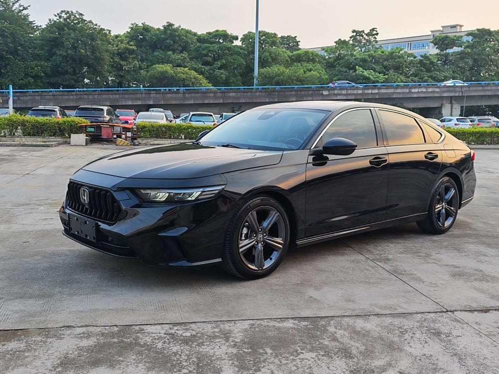 Honda Inspire 2025 — фото автомобиля