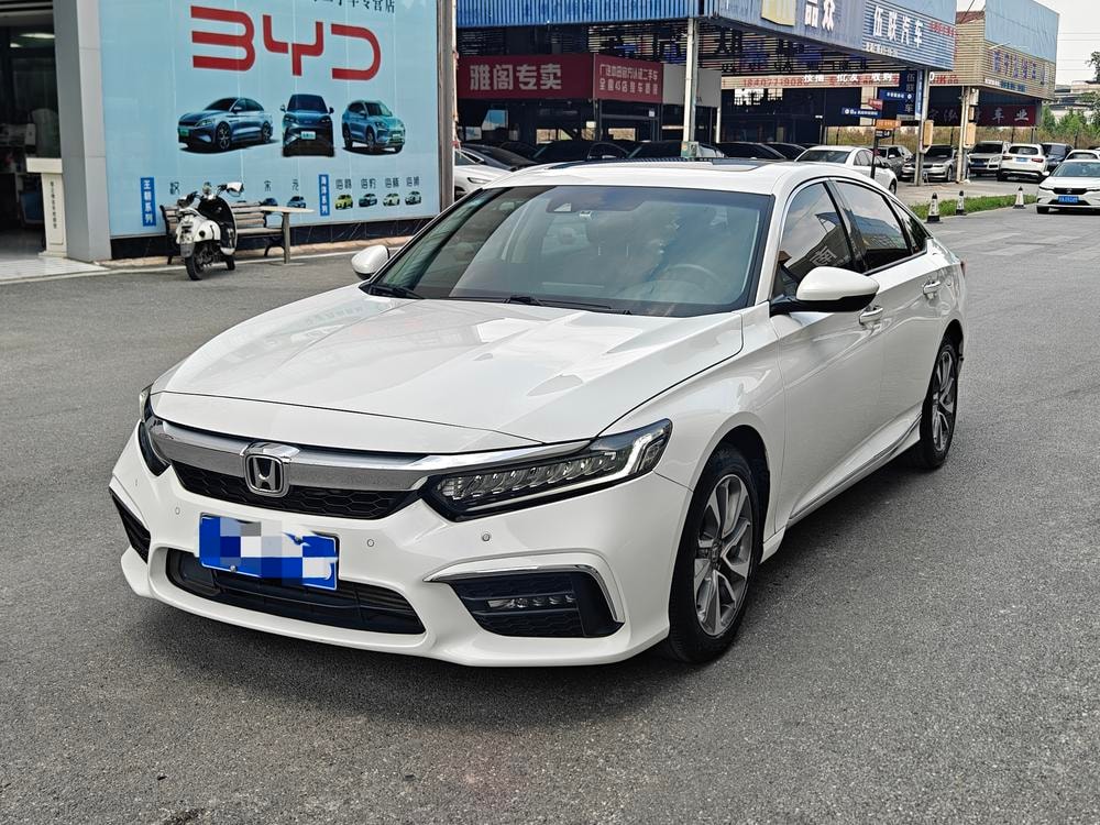 Honda Inspire 2019 — фото автомобиля