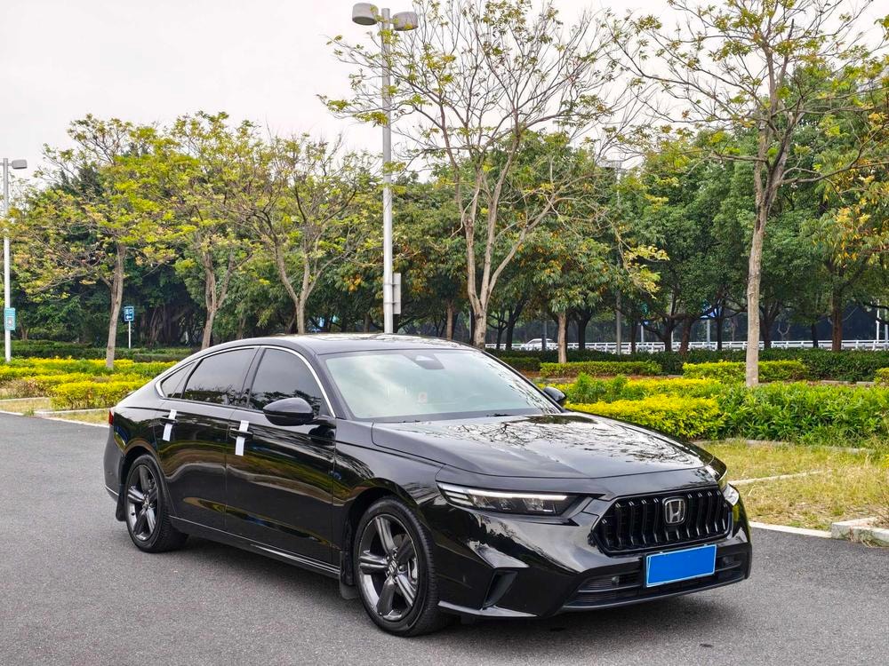Honda Inspire 2025 — фото автомобиля