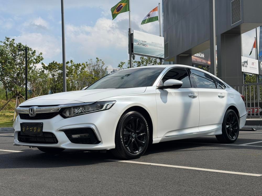 Honda Inspire 2019 — фото автомобиля