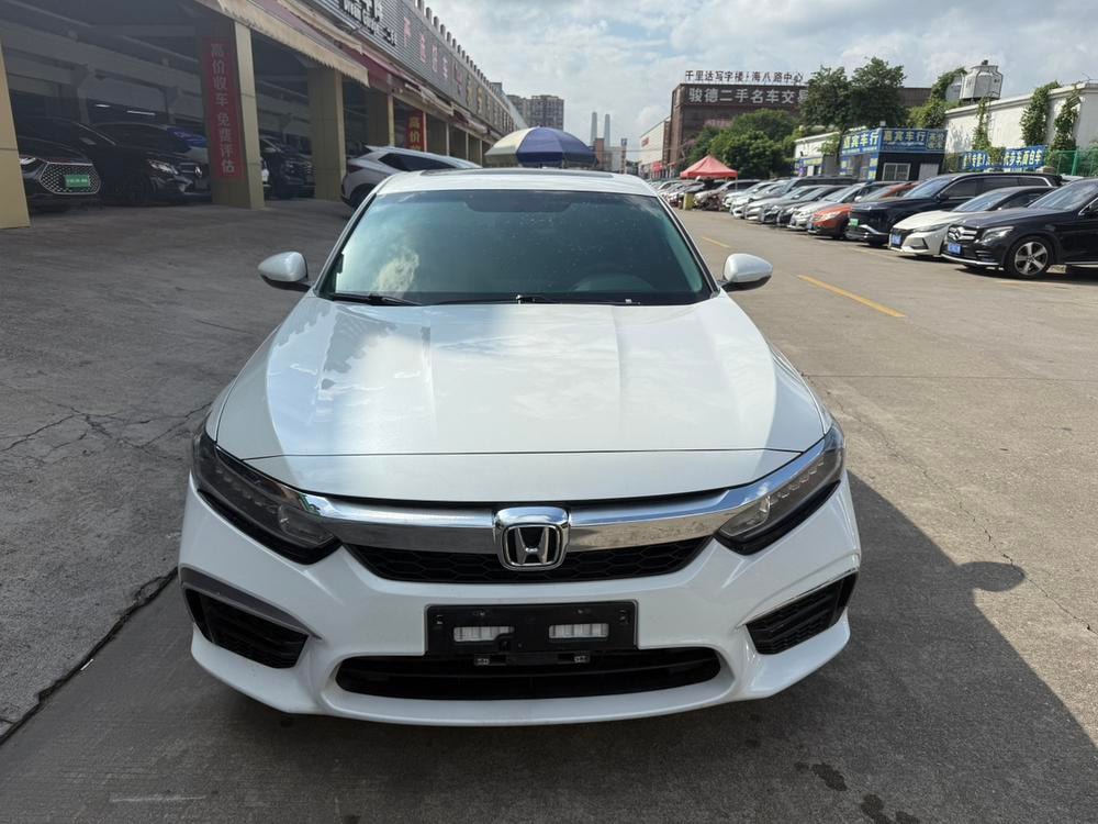 Honda Inspire 2019 — фото автомобиля