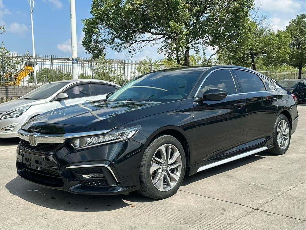 Honda Inspire 2019 — фото автомобиля