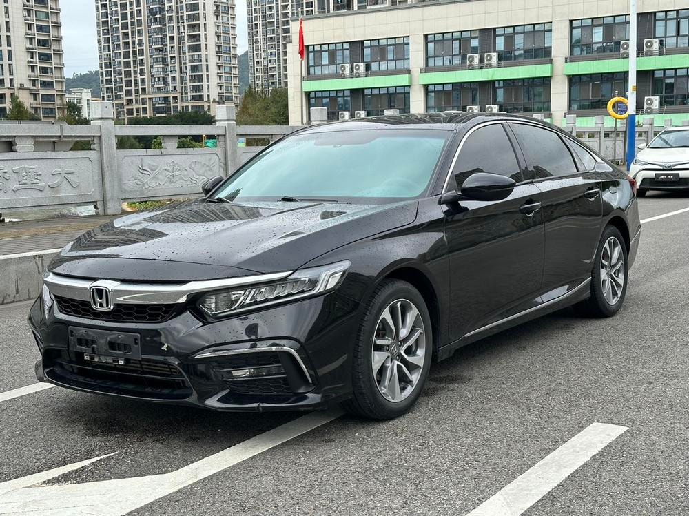 Honda Inspire 2019 — фото автомобиля