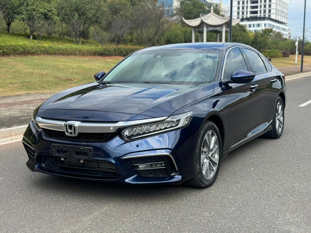 Honda Inspire 2019 — фото автомобиля 1