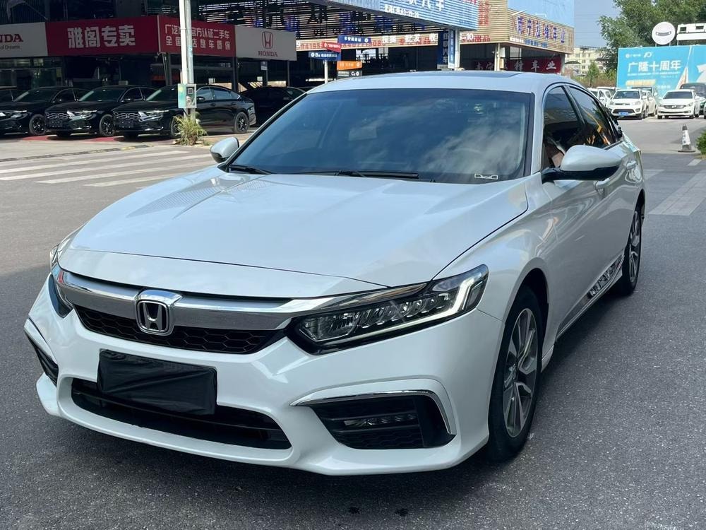 Honda Inspire 2019 — фото автомобиля