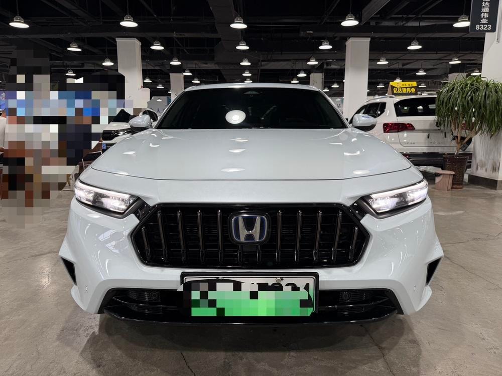 Honda Inspire PHEV 2023 — фото автомобиля