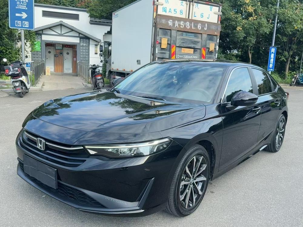 Honda Integra 2025 — фото автомобиля 1