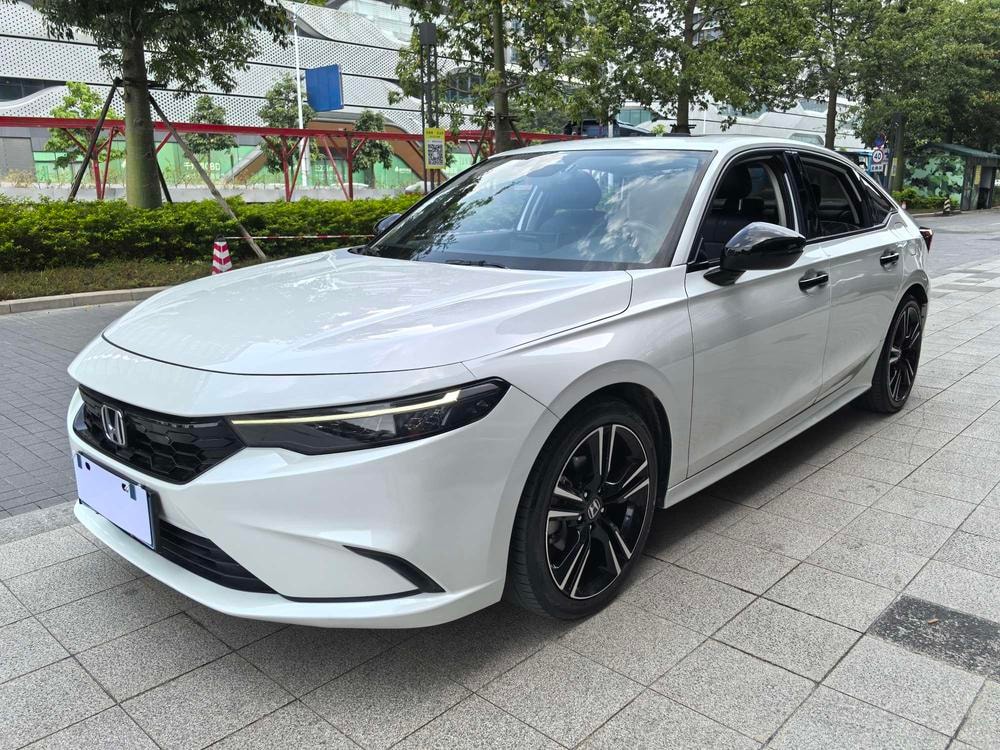 Honda Integra 2023 — фото автомобиля 1