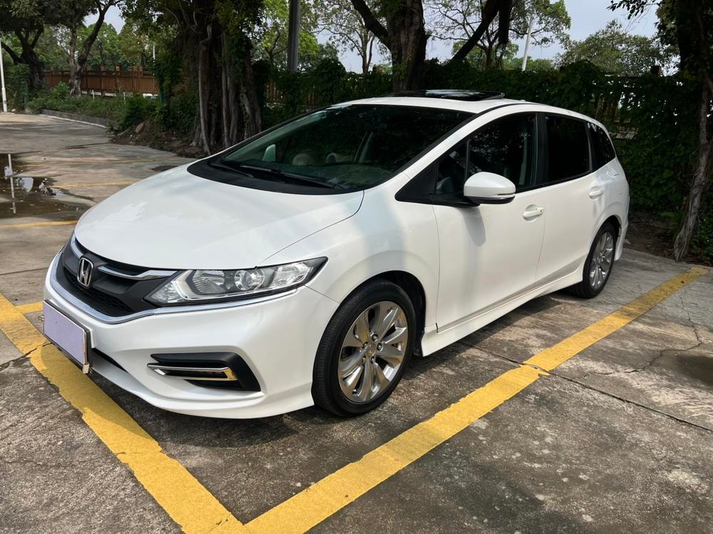 Honda Jade 2017 — фото автомобиля