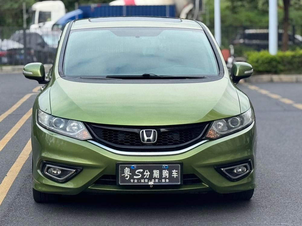 Honda Jade 2014 — фото автомобиля