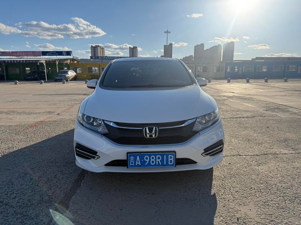 Honda Jade 2017 — фото автомобиля