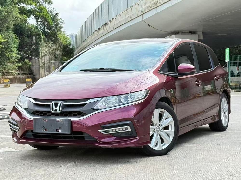 Honda Jade 2017 — фото автомобиля