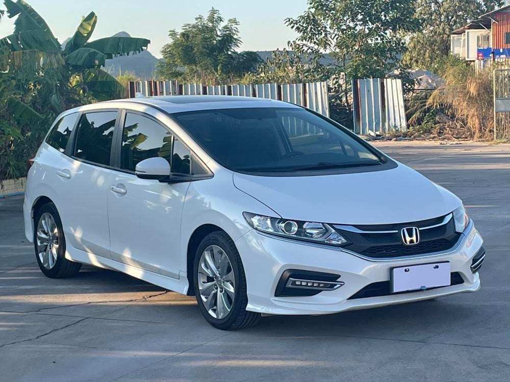 Honda Jade 2020 — фото автомобиля 1