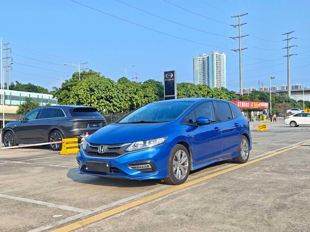 Honda Jade 2017 — фото автомобиля 1