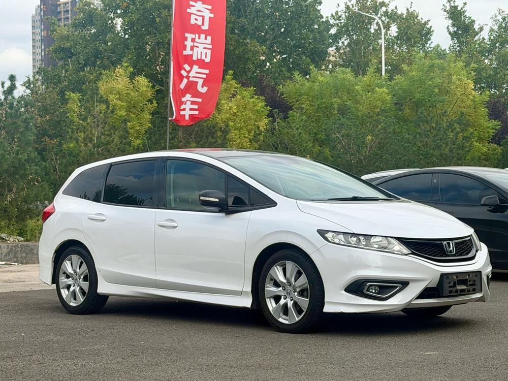 Honda Jade 2013 — фото автомобиля 1
