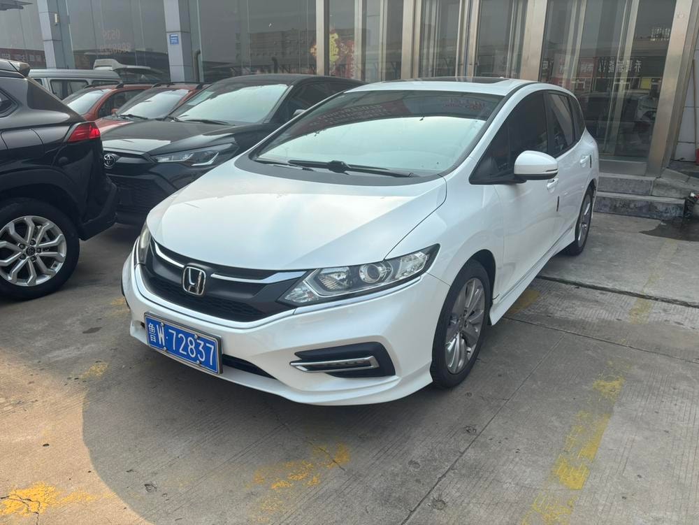 Honda Jade 2017 — фото автомобиля 1
