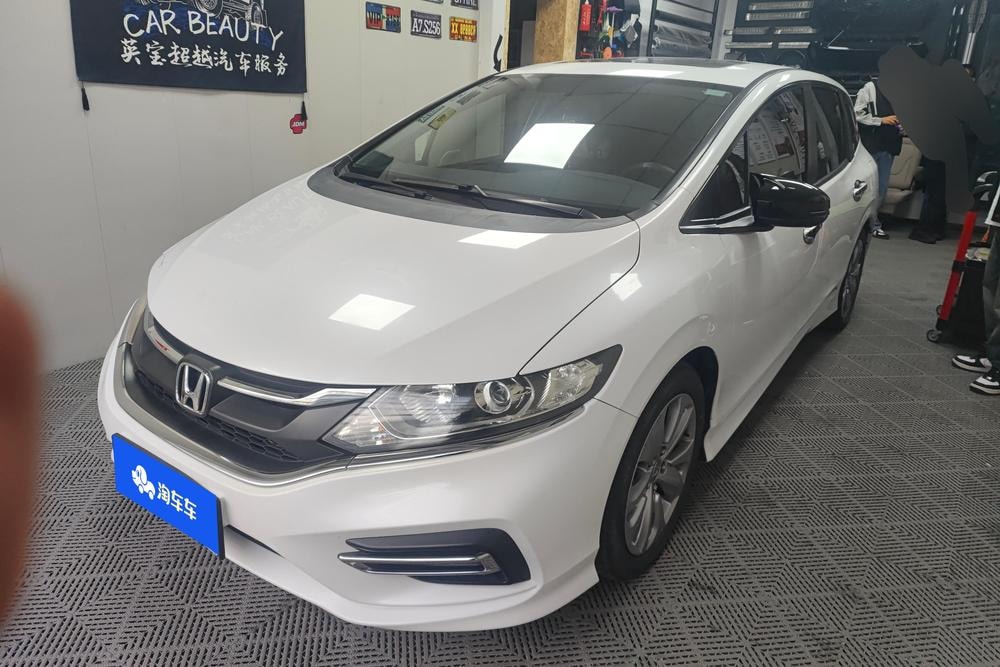 Honda Jade 2017 — фото автомобиля 1