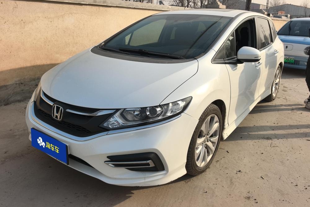 Honda Jade 2017 — фото автомобиля