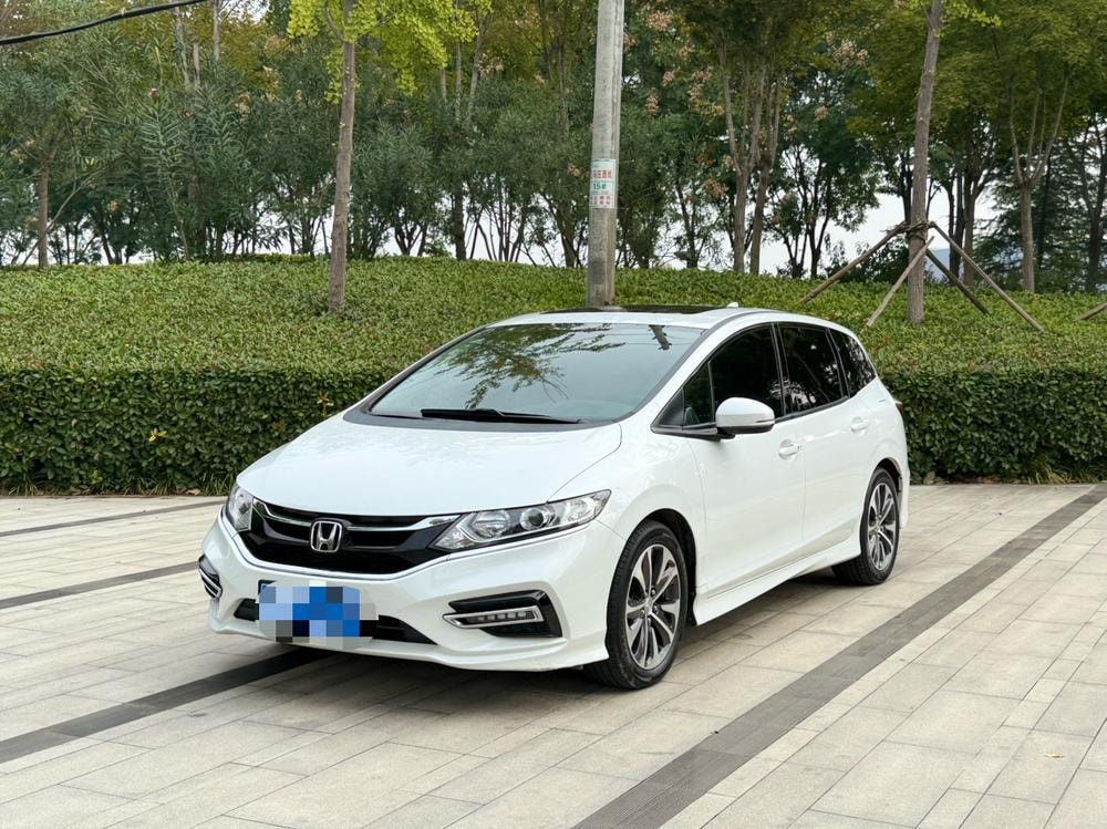 Honda Jade 2017 — фото автомобиля 1