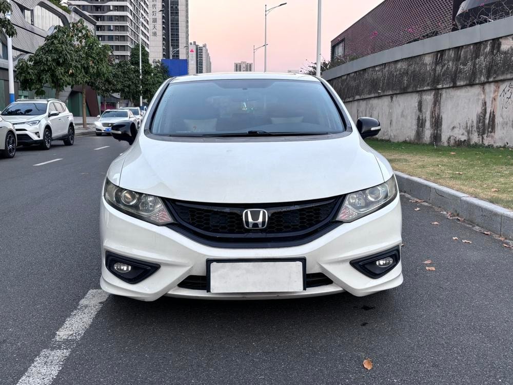 Honda Jade 2014 — фото автомобиля 1