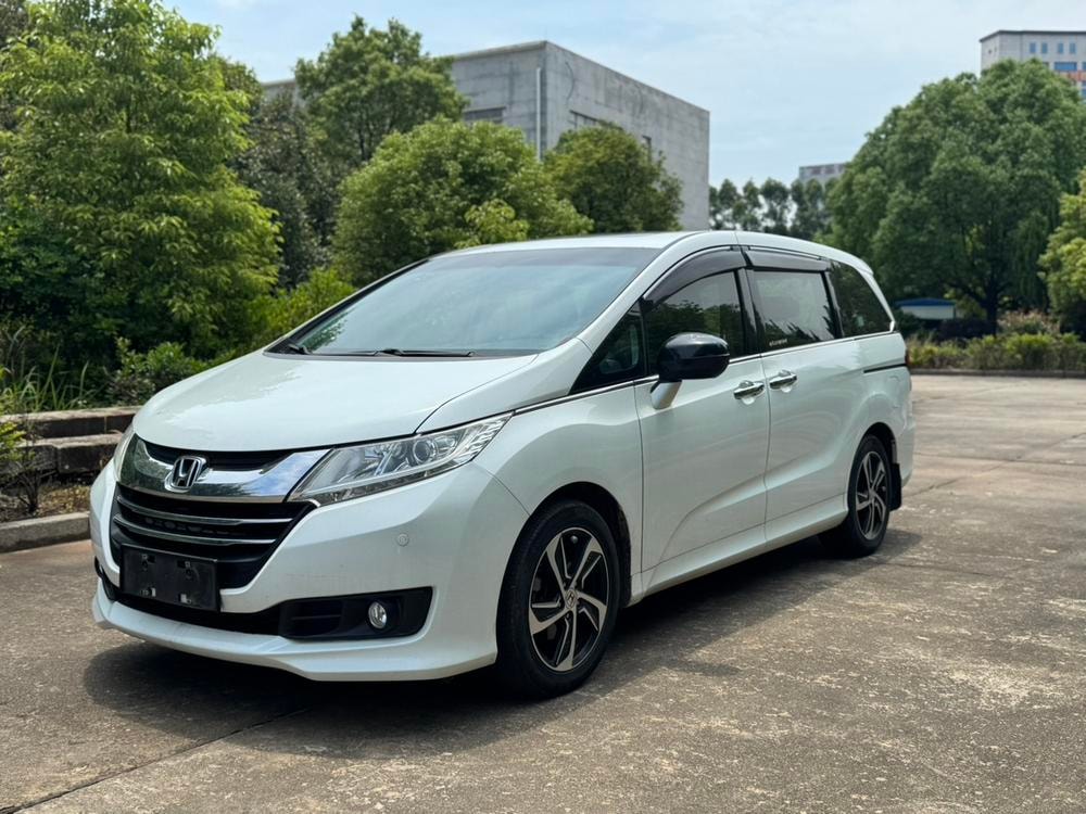 Honda Odyssey 2017 — фото автомобиля