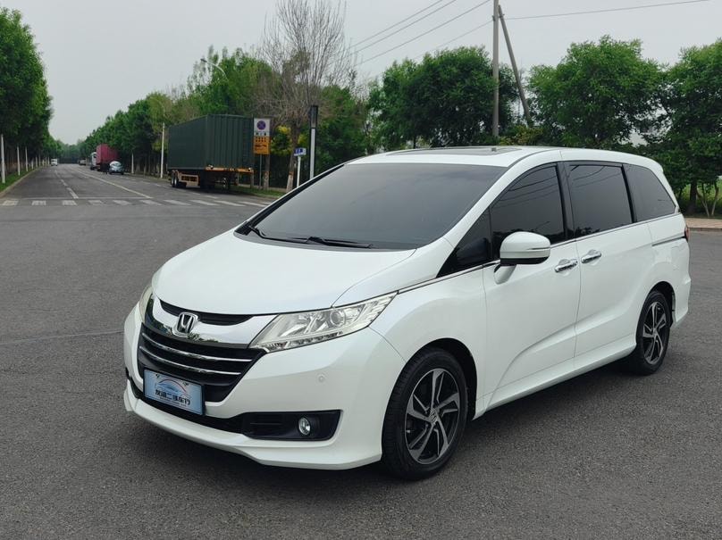 Honda Odyssey 2017 — фото автомобиля
