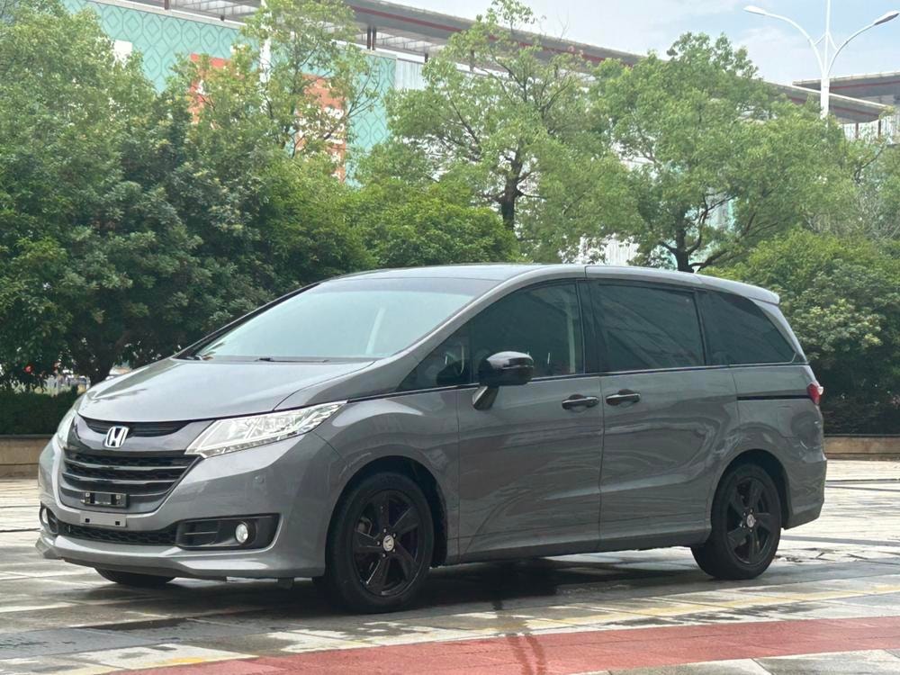 Honda Odyssey 2015 — фото автомобиля