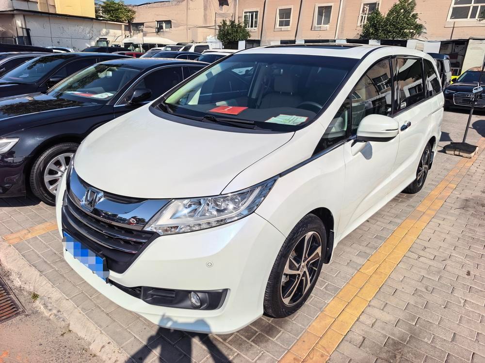 Honda Odyssey 2017 — фото автомобиля