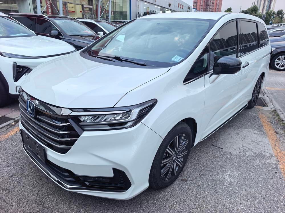 Honda Odyssey 2024 — фото автомобиля 1