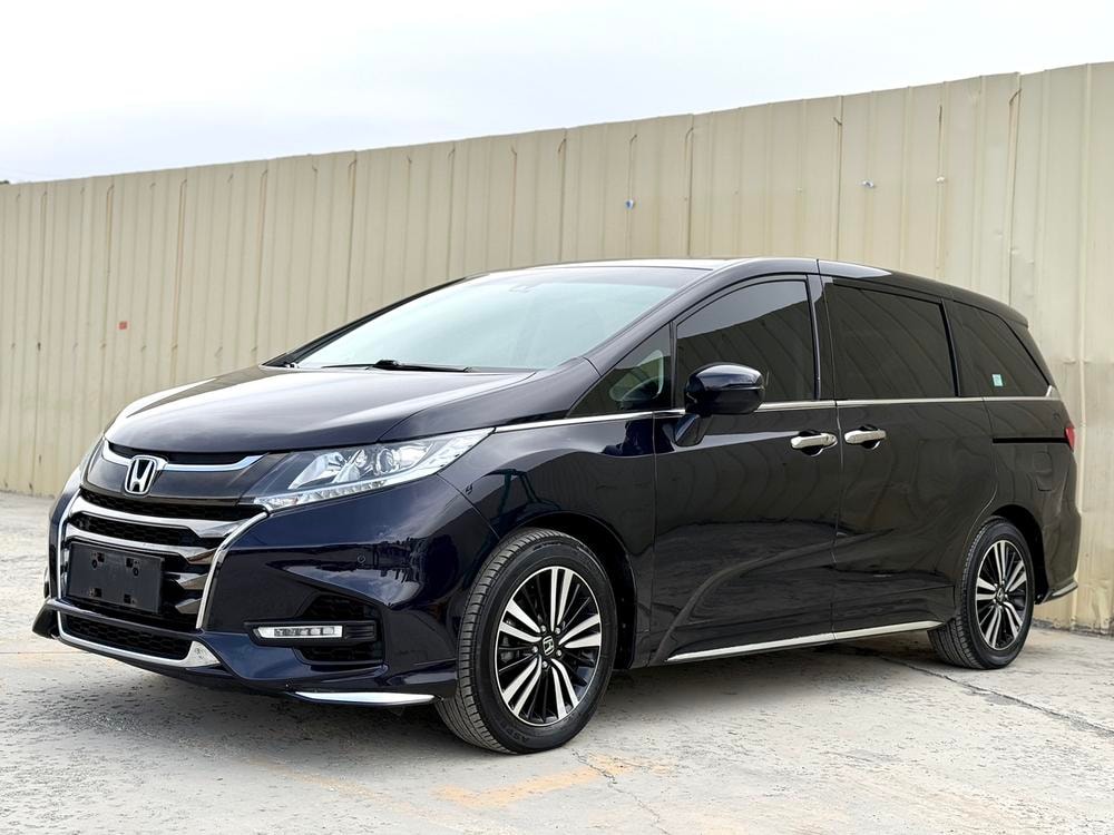 Honda Odyssey 2021 — фото автомобиля 1