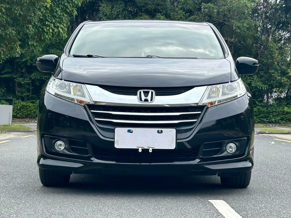 Honda Odyssey 2017 — фото автомобиля 1