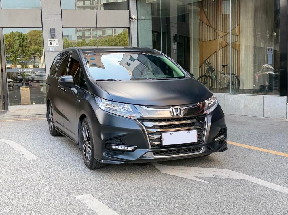 Honda Odyssey 2019 — фото автомобиля 1