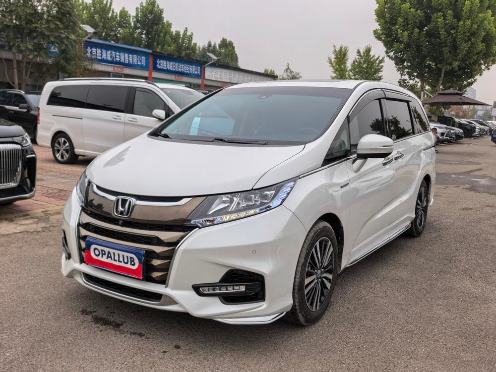 Honda Odyssey 2019 — фото автомобиля 1