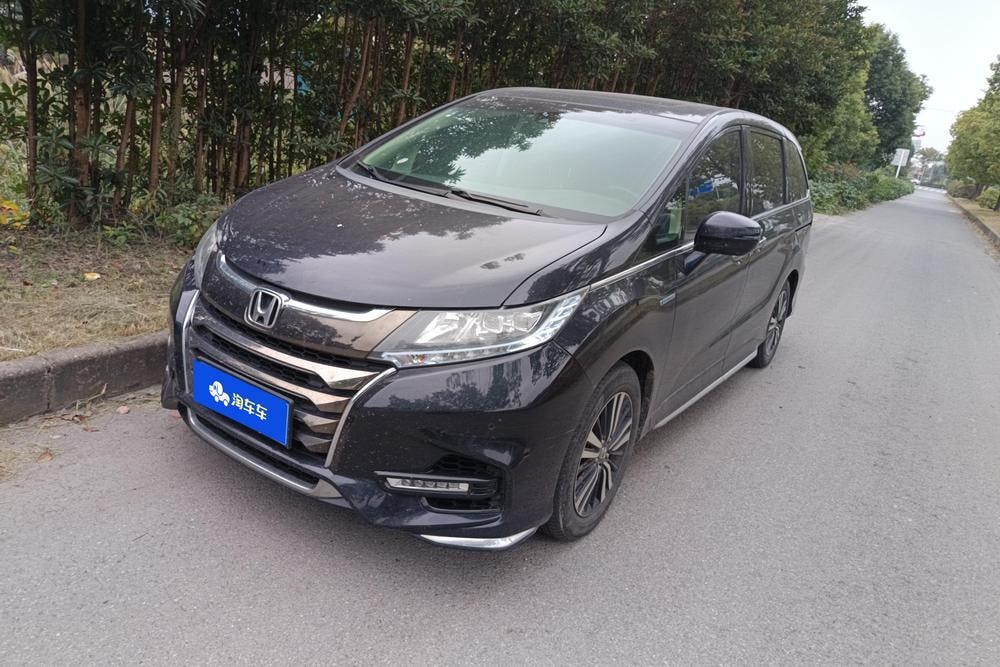 Honda Odyssey 2019 — фото автомобиля 1