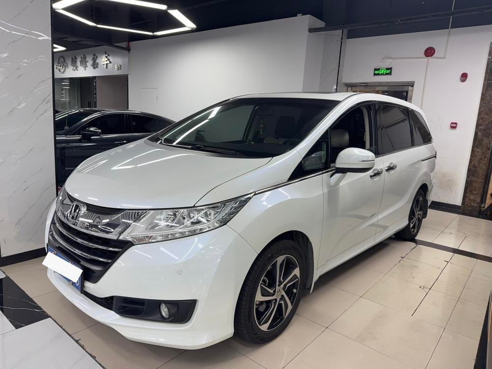 Honda Odyssey 2017 — фото автомобиля