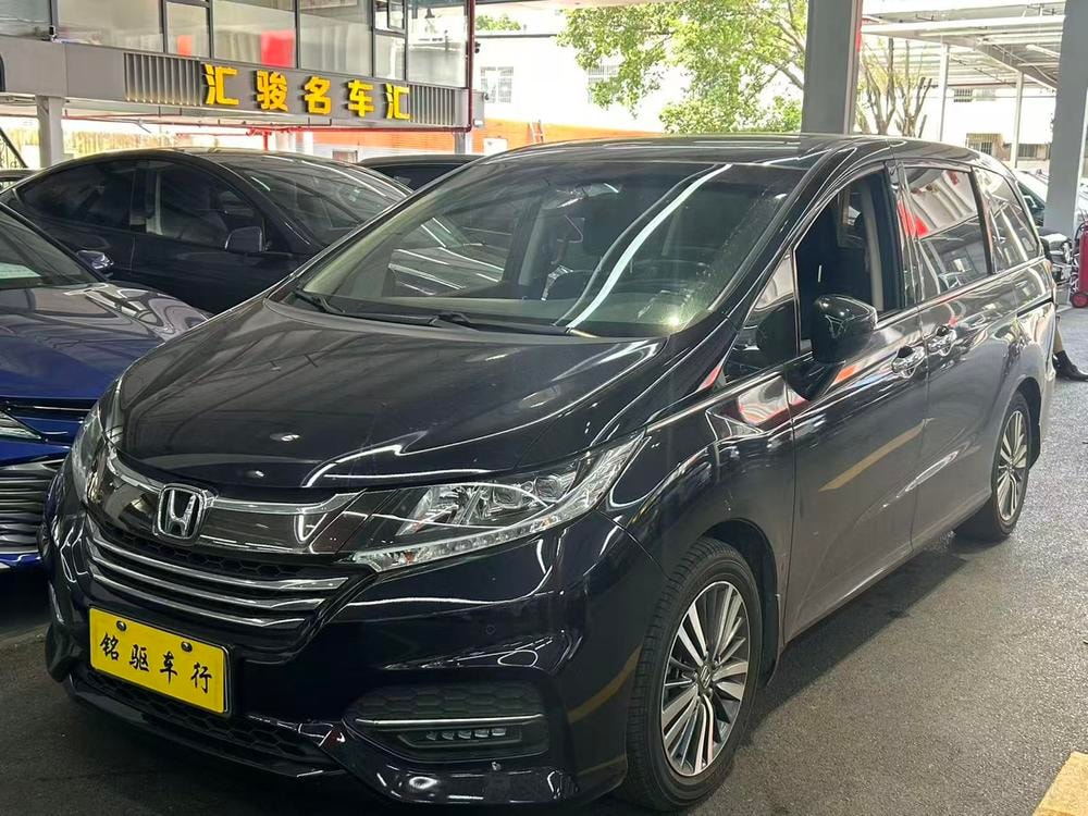 Honda Odyssey 2018 — фото автомобиля