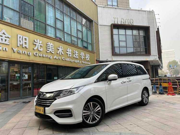Honda Odyssey 2018 — фото автомобиля