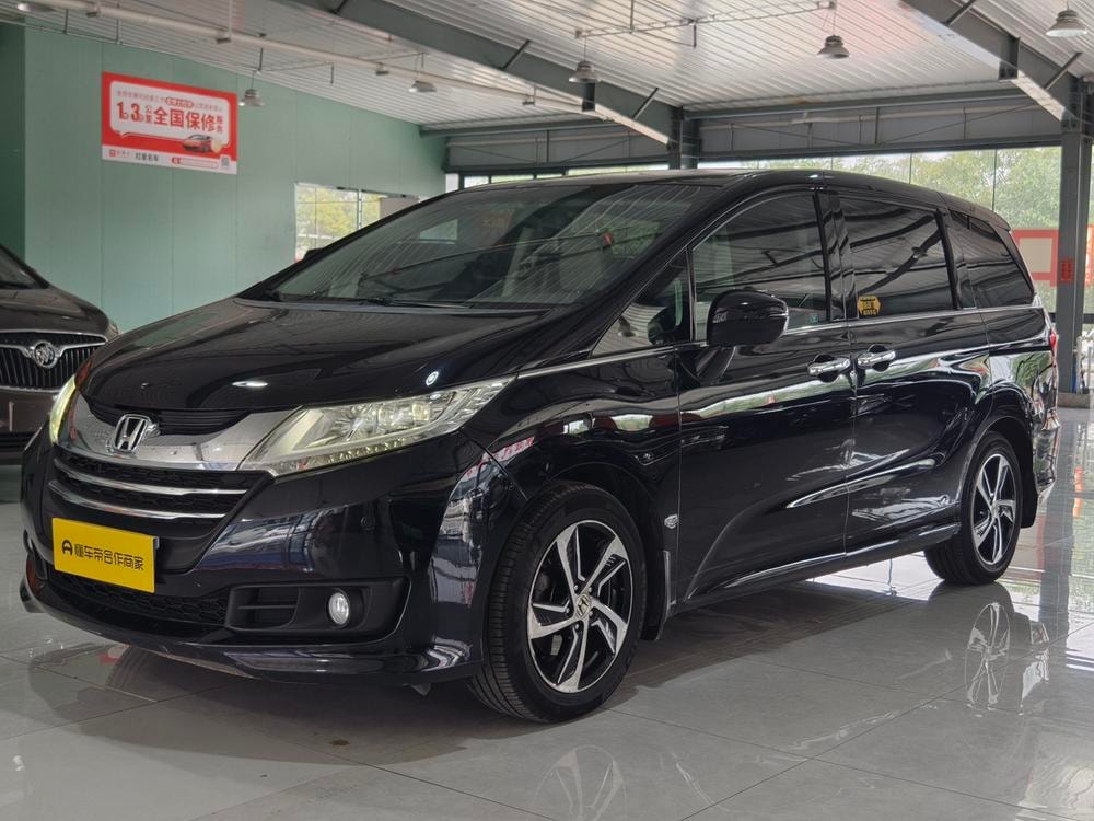 Honda Odyssey 2015 — фото автомобиля
