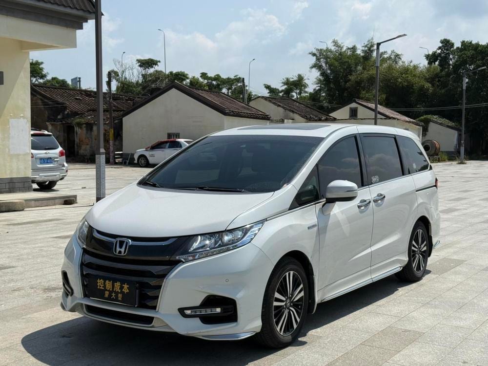 Honda Odyssey 2021 — фото автомобиля