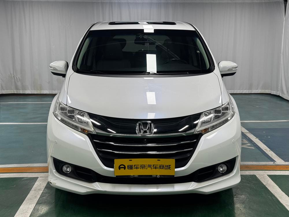 Honda Odyssey 2015 — фото автомобиля