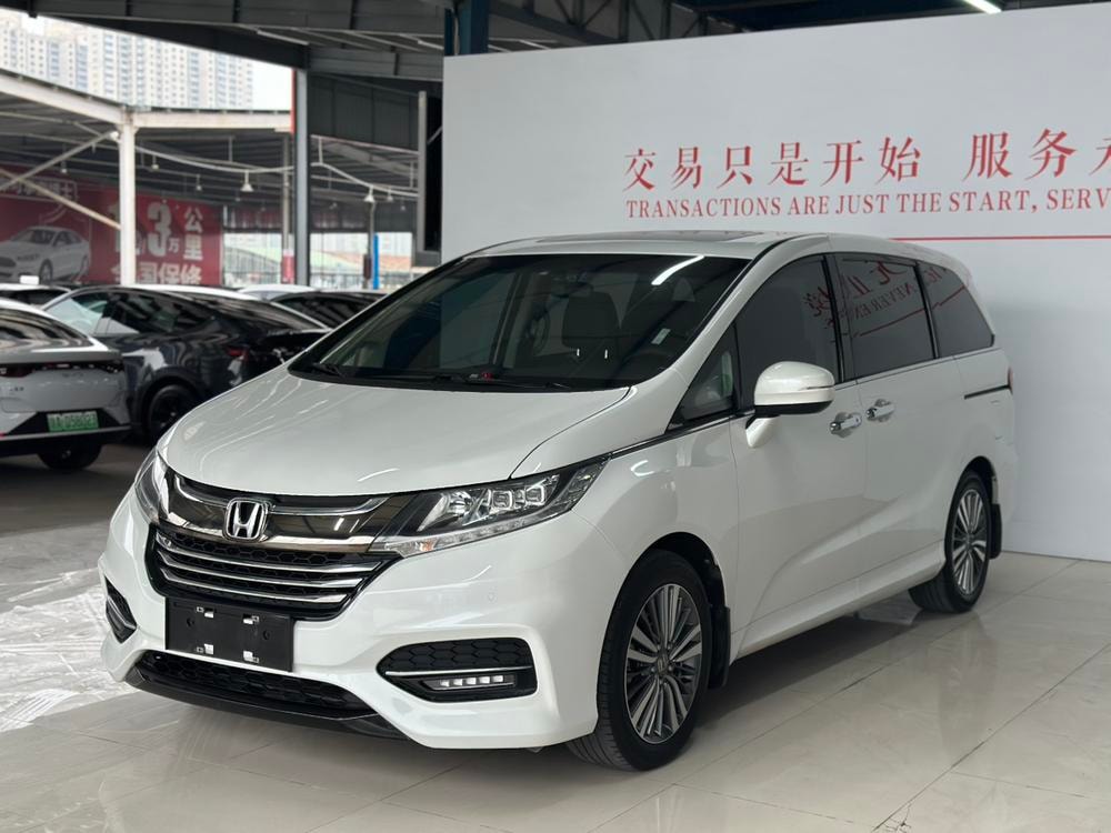 Honda Odyssey 2018 — фото автомобиля