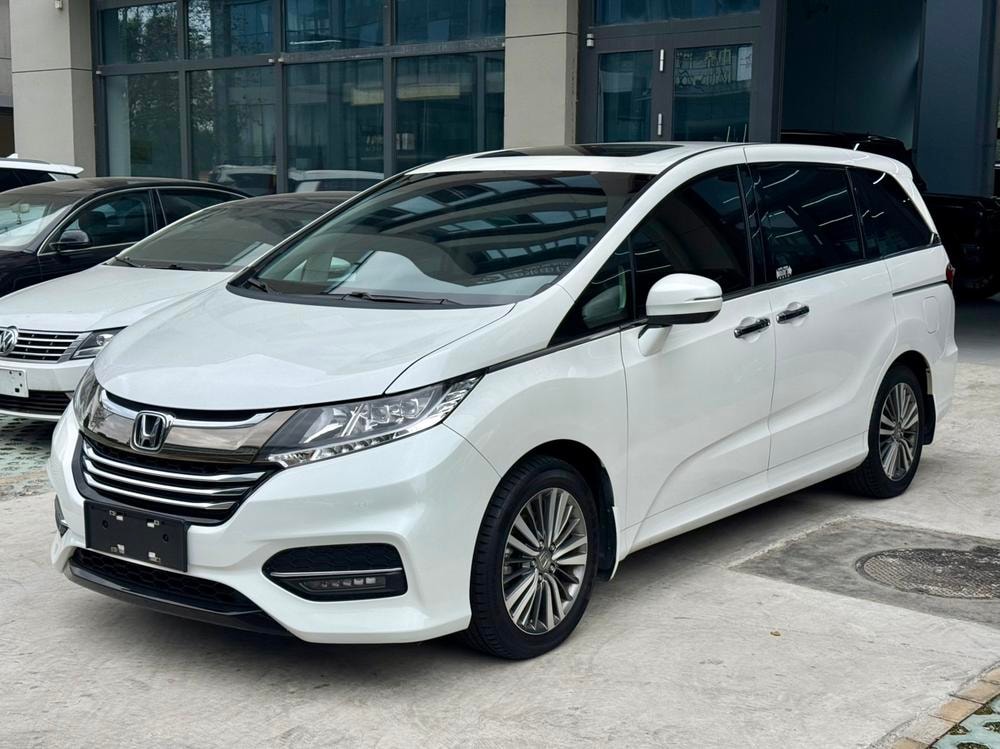 Honda Odyssey 2018 — фото автомобиля