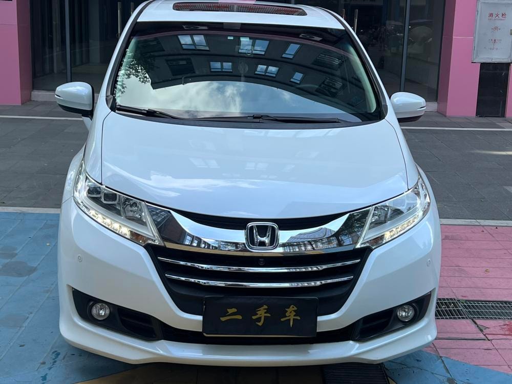Honda Odyssey 2015 — фото автомобиля
