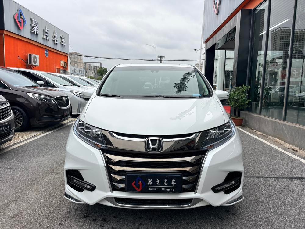 Honda Odyssey 2019 — фото автомобиля