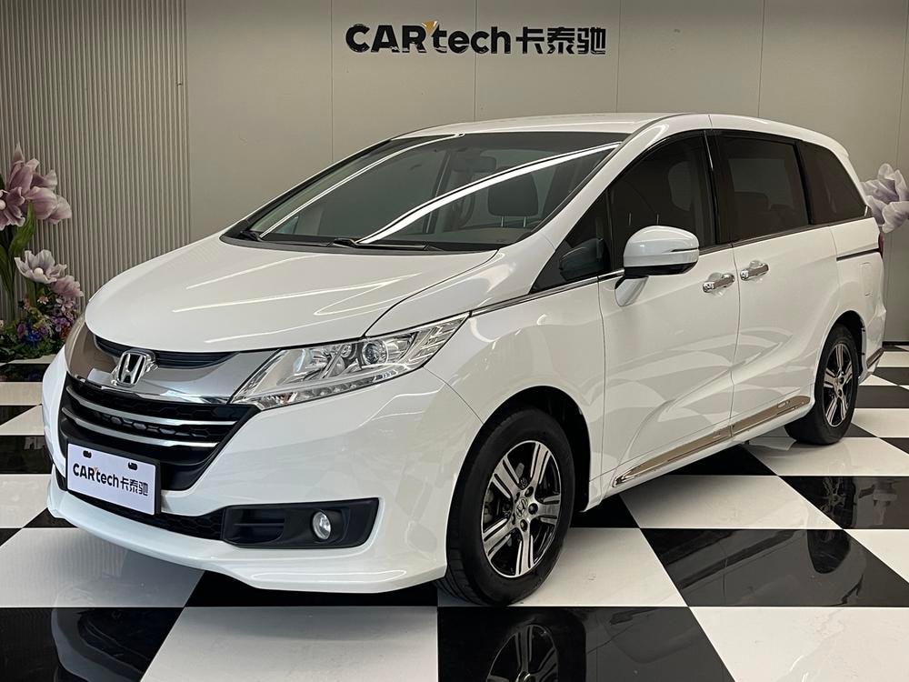 Honda Odyssey 2015 — фото автомобиля