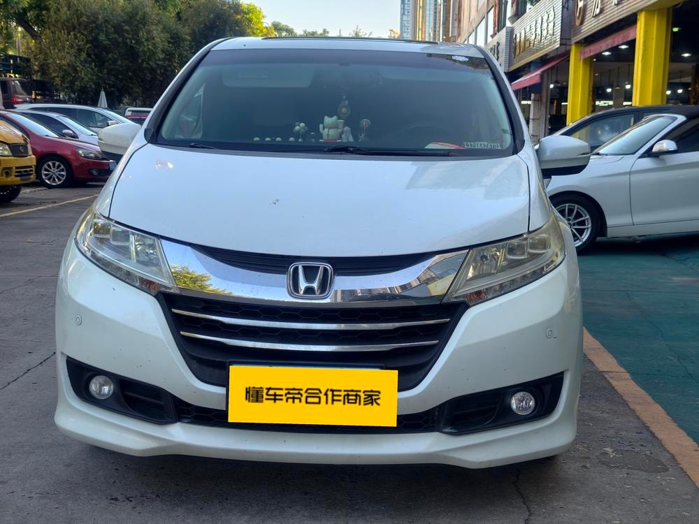 Honda Odyssey 2015 — фото автомобиля