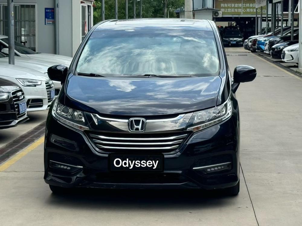 Honda Odyssey 2018 — фото автомобиля