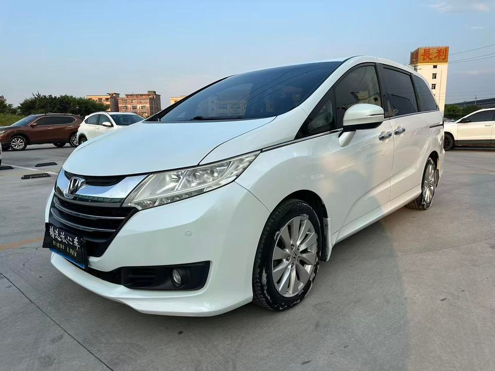 Honda Odyssey 2017 — фото автомобиля