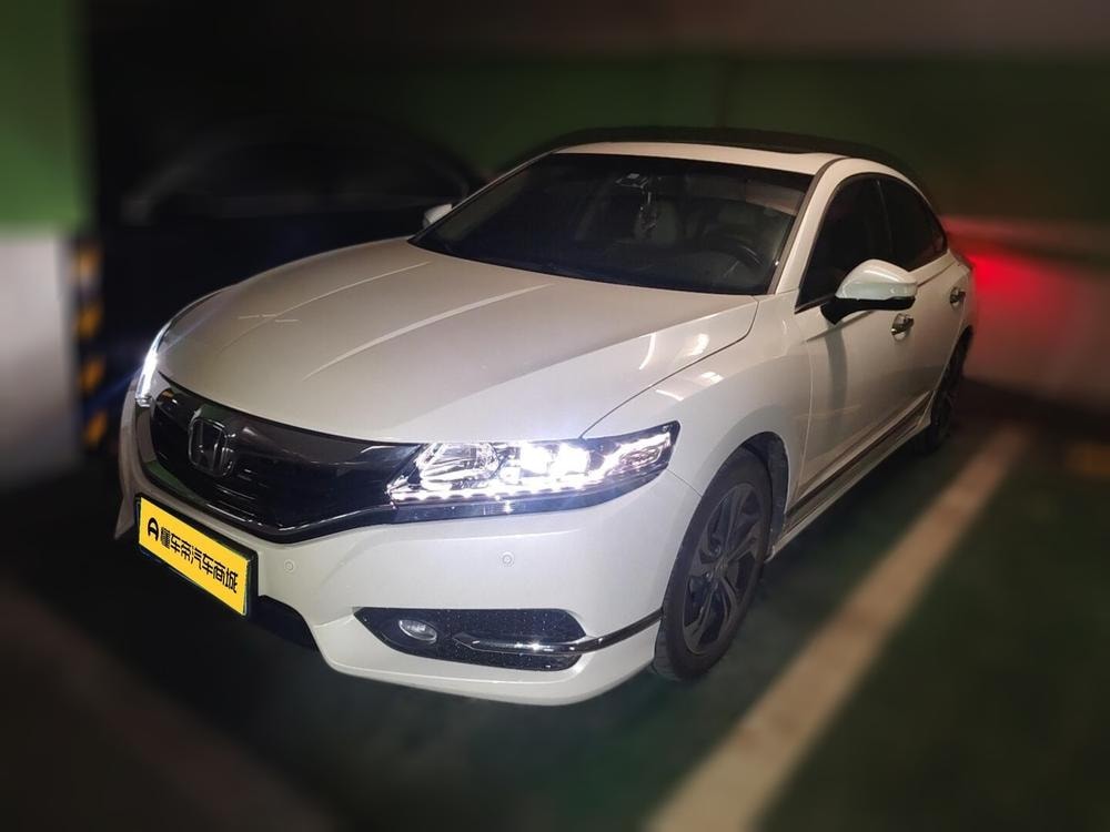 Honda Spirior 2015 — фото автомобиля